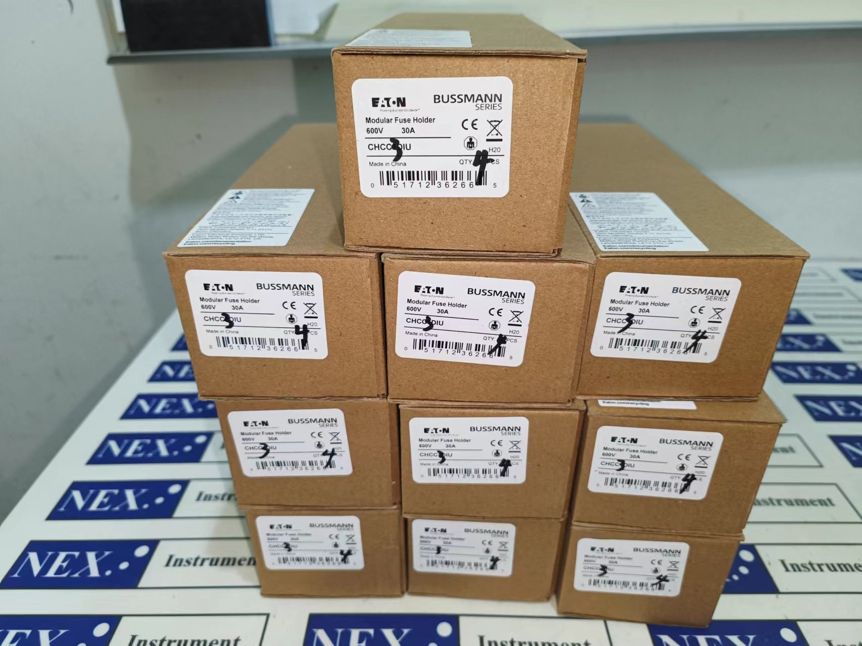 Bussmann CHCC系列模块化熔断器座 30A 48Vdc 三极
